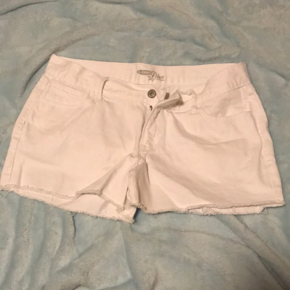 White Old Navy Shorts. - Picture 1 of 3